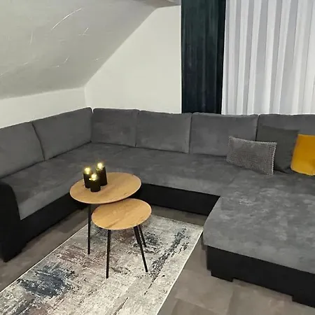 Univers 4&4a באד הרצבורג