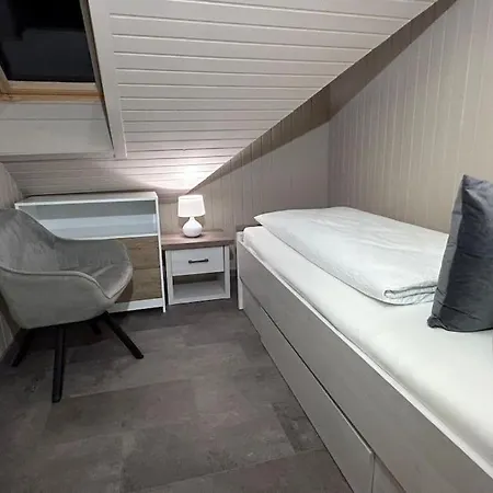 アパート Univers 4&4a *