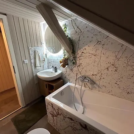 Univers 4&4a דירה *