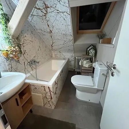 Apartment Univers 4 *