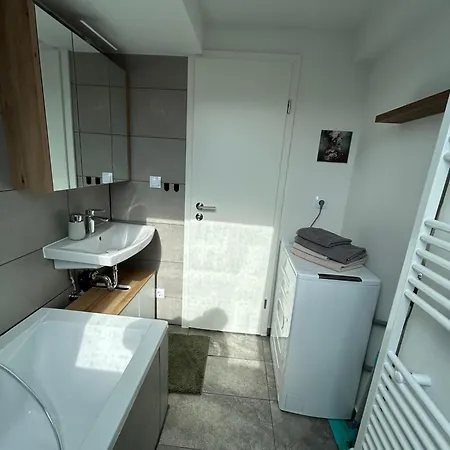 Univers 4&4a דירה *