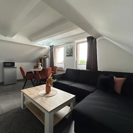 Univers 4&4a באד הרצבורג