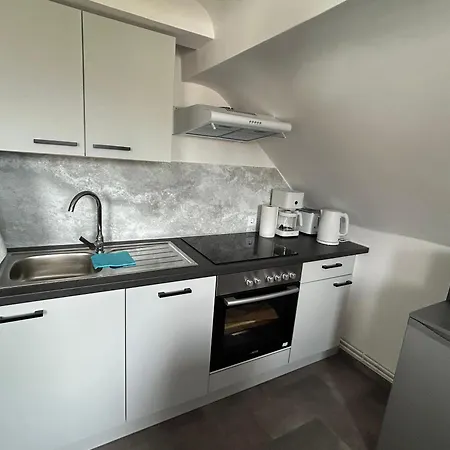 Univers 4&4a באד הרצבורג